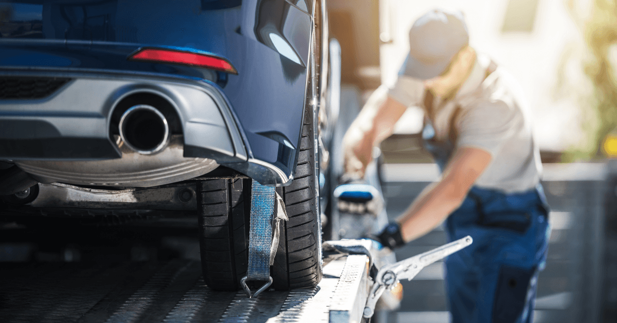 🚗 The Pros and Cons of Shipping vs. Driving Your Car 🚗 blog post image