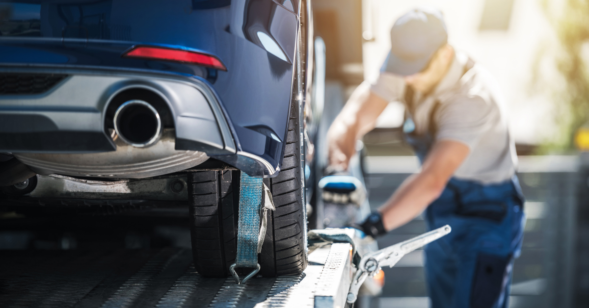 🚗 The Pros and Cons of Shipping vs. Driving Your Car 🚗 blog post image